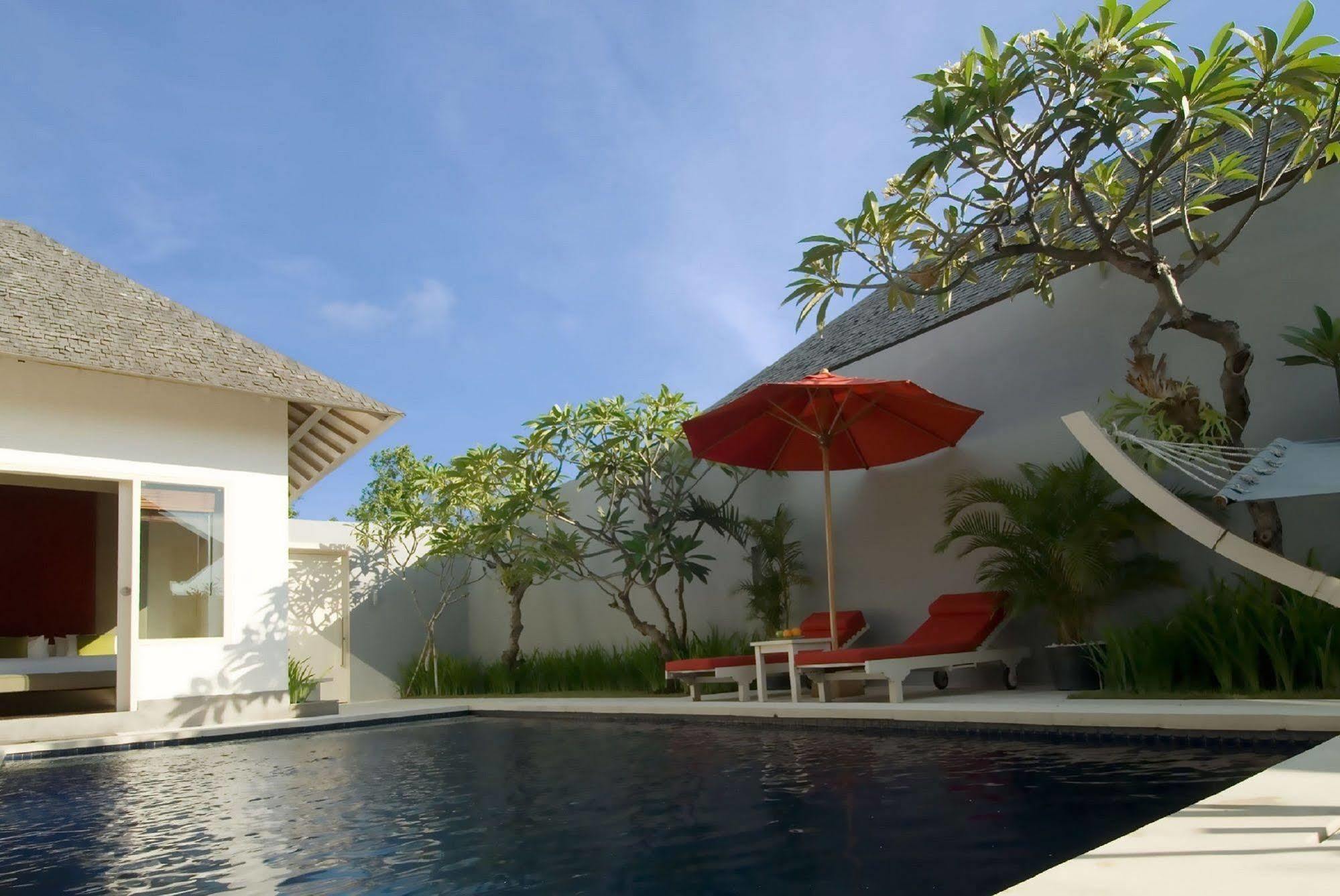 Kamuela Villas Seminyak Exterior foto